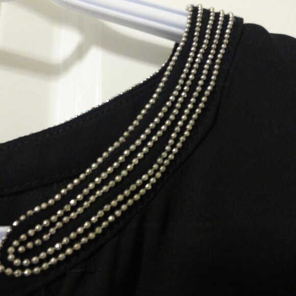 LE CHATEAU black flutter sleeve chiffon top with silver shimmery beads - Picture 9 of 11